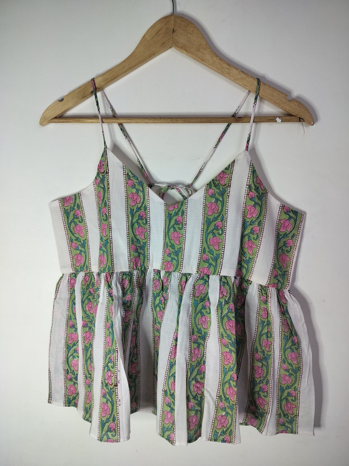 Green Garland Bloom Cotton Noodle Strap Top